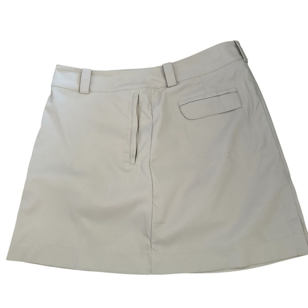Nike Beige Golf Skort ~ 2 button zipped closure ~ side and back pockets ~ size M - Picture 4 of 12